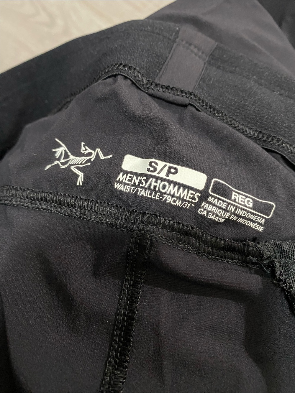 ARCTERYX Men's Lightweight Athletic Hiking Pant Incendo Black Athletic Small - Picture 7 of 13